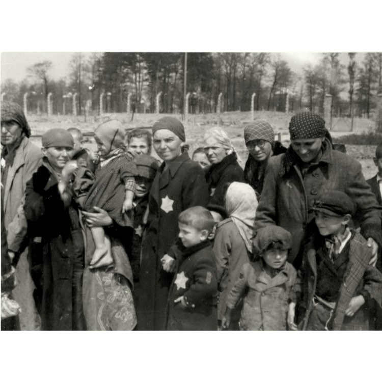 EXPO AUSCHWITZ 1944 _ PARTIE 3 .001